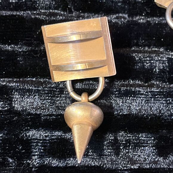 Stunning Vintage Brushed Goldtone Modernist Cone Shape Dangle Pierced Earrings - Picture 3 of 6